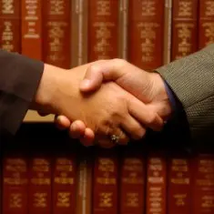 service-image-handshake-3